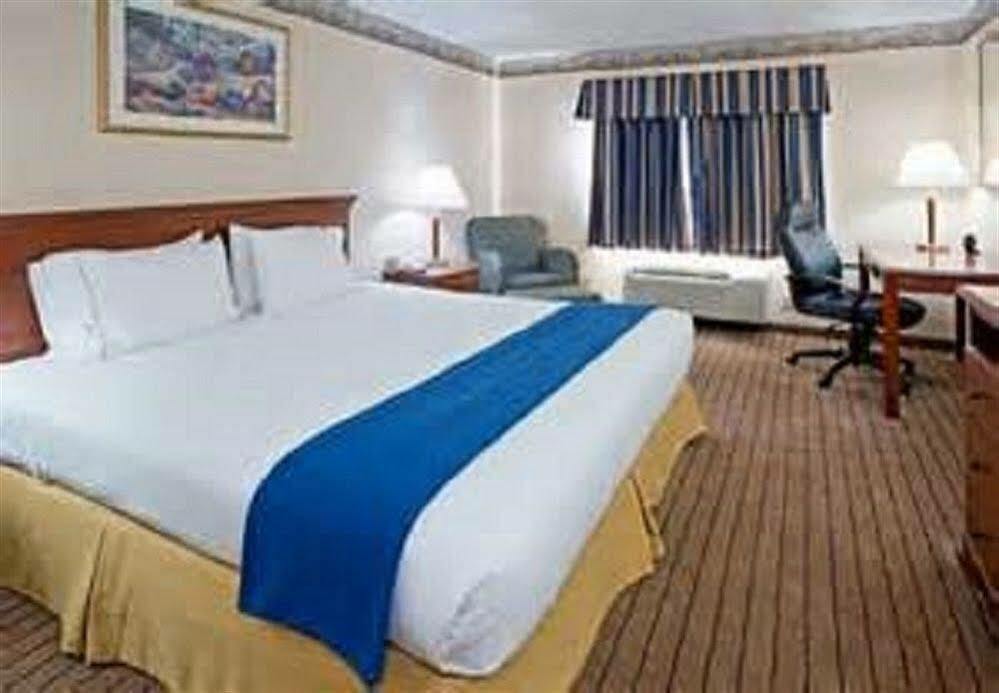 Holiday Inn Express & Suites San Antonio Brooks City Base, An Ihg Hotel Luaran gambar