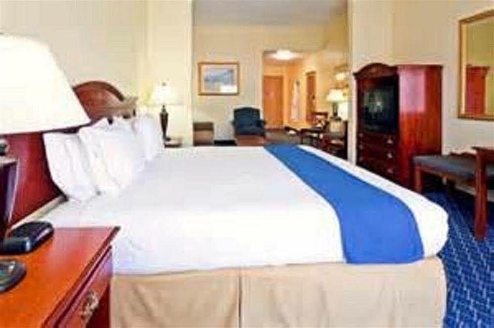 Holiday Inn Express & Suites San Antonio Brooks City Base, An Ihg Hotel Luaran gambar